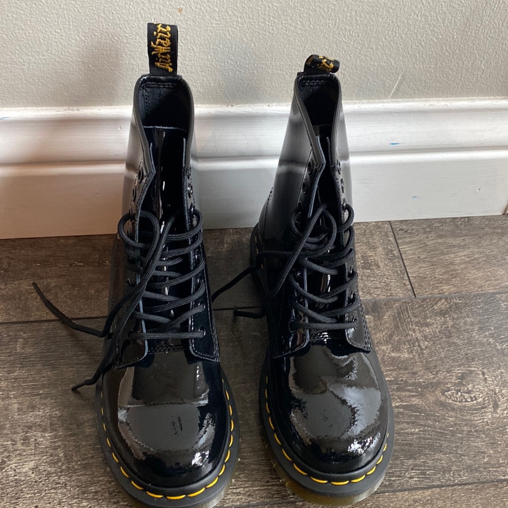 1460 Dr. Martens Black Patent Leather